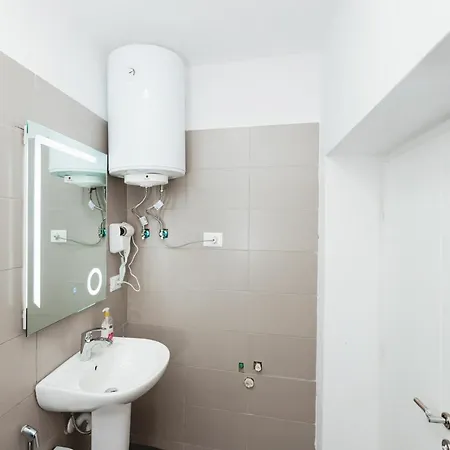 Daire - Steps Form New Bazaar *