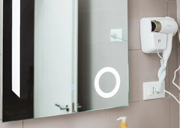 - Steps Form New Bazaar 公寓