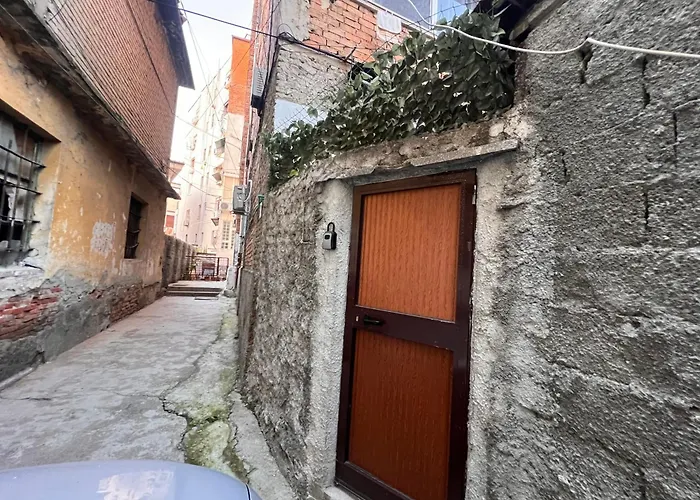 公寓 - Steps Form New Bazaar 地拉那