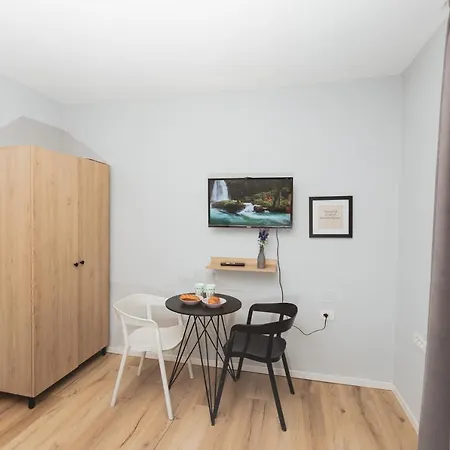 - Steps Form New Bazaar * Tiran