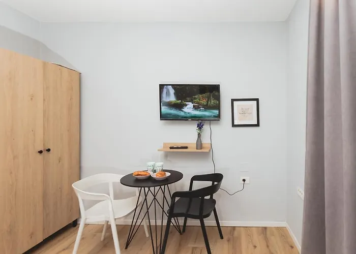 - Steps Form New Bazaar * Tiran